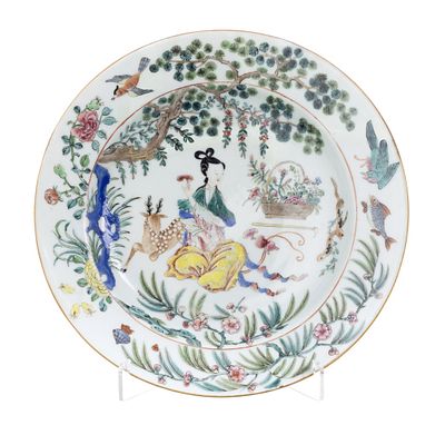 Chinese porcelain 'female figure' plate, Yongzheng. China, Yongzheng, porcelain with polychrome 