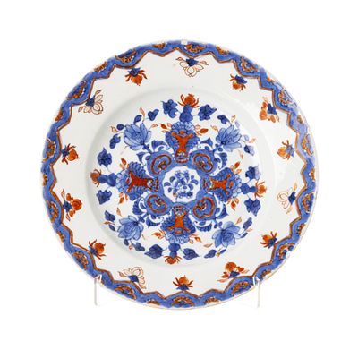 Chinese porcelain 'l&oacute;tus' plate, Kangxi. China, Kangxi, rouge-de-fer, blue and gold decoration 