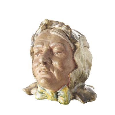 Caixa 'cabeça de velha' em faiança das Caldas da Rainha. Portugal, séc.XX, em faiança moldada 