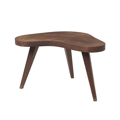 PORTUGUSE WORK (c.1940-50) - Coffee table. Portugal, c.1940-50 in carved oak, organically shaped 