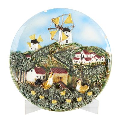 'Chickens' plate in Caldas faience. Faience from Caldas da Rainha, 20thC, polychrome relief 