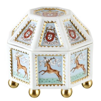 VISTA ALEGRE - Coat of arms box, , Collectors' Club 2014. Vista Alegre porcelain, gilt and 