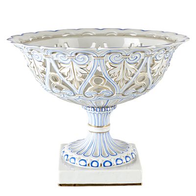 VISTA ALEGRE - Fruit bowl. Portugal, 20th century, in molded and pierced porcelain, blue and 