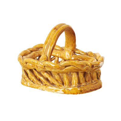 ROSA RAMALHO (1888-1984) - Basket. Glazed folk clay sculpture. Signed RR. Signs of use. Dim.: 17,5cm.