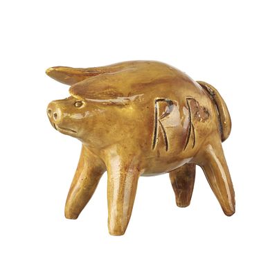 ROSA RAMALHO (1888-1984) - Pig. Glazed clay folk sculpture, signed RR. Signs of use. Dim.: 9cm.