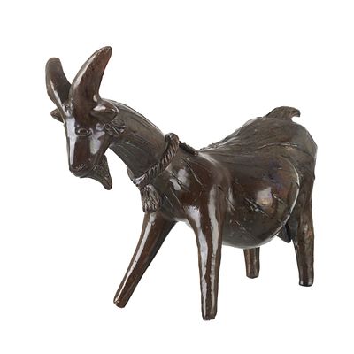 ROSA RAMALHO (1888-1984) - Pregnant Goat. Glazed clay folk sculpture, signed RR. Signs of use. 