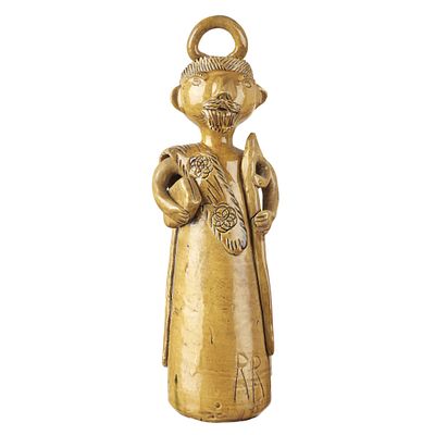 ROSA RAMALHO (1888-1984) - Saint Peter. Glazed clay folk sculpture, signed RR. Signs of use. 