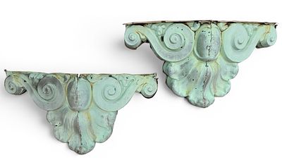 PAIR OF COPPER ARCHITECTURAL BRACKETS. Late 19th century. Molded brackets with a shell and 