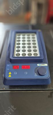מכשיר חימום יבש מקצועי עם תצוגה דיגיטלית, מאפשר חימום מדויק עד 120&deg;C.