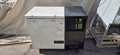 מקפיא מעבדתי מקצועי לטמפרטורות אולטרה-נמוכות עד ‎-80&deg;C מיועד לאחסון דגימות רגישות כגון חומרים 