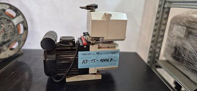 משאבת ואקום תעשייתית קומפקטית מתוצרת PFEIFFER VACUUM, דגם DUO 2.5, תוצרת גרמניה.