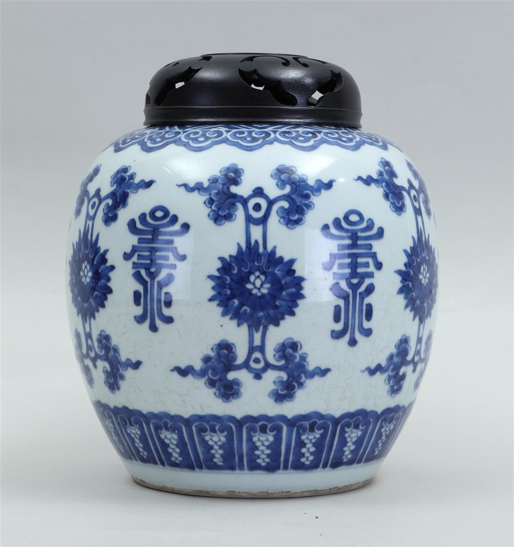 Medusa Auctioneers | Auction 2026.1 | Jewelry, Coins, Watches, & Antiques, Asian Art & Silver Part I