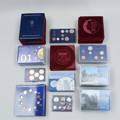 An extensive and varied collection of Dutch coins, consisting of various proof sets, Fleur de 