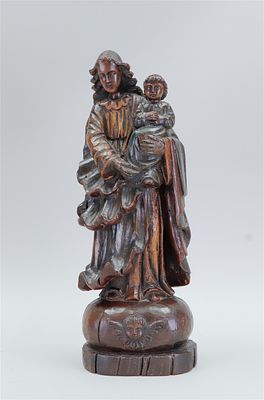 An oak polychrome Madonna and Child, Spain. H.: 39 cm.