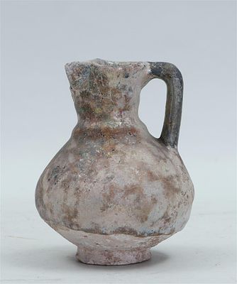 Glazed earthenware jar, Kashan, 12th-13th century.
H. 12 cm. Glazed earthenware jar, Kashan 