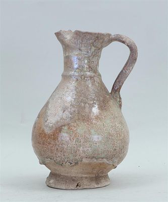 Earthenware jar, Kashan, 12th-13th century,
H. 18 cm. Earthenware jar, Kashan, 12th-13th 