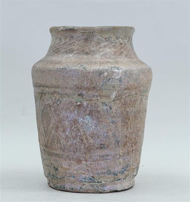 Glazed earthenware vase, Kashan, 12th-13th century,
H. 20 cm. Glazed earthenware vase, Kashan 