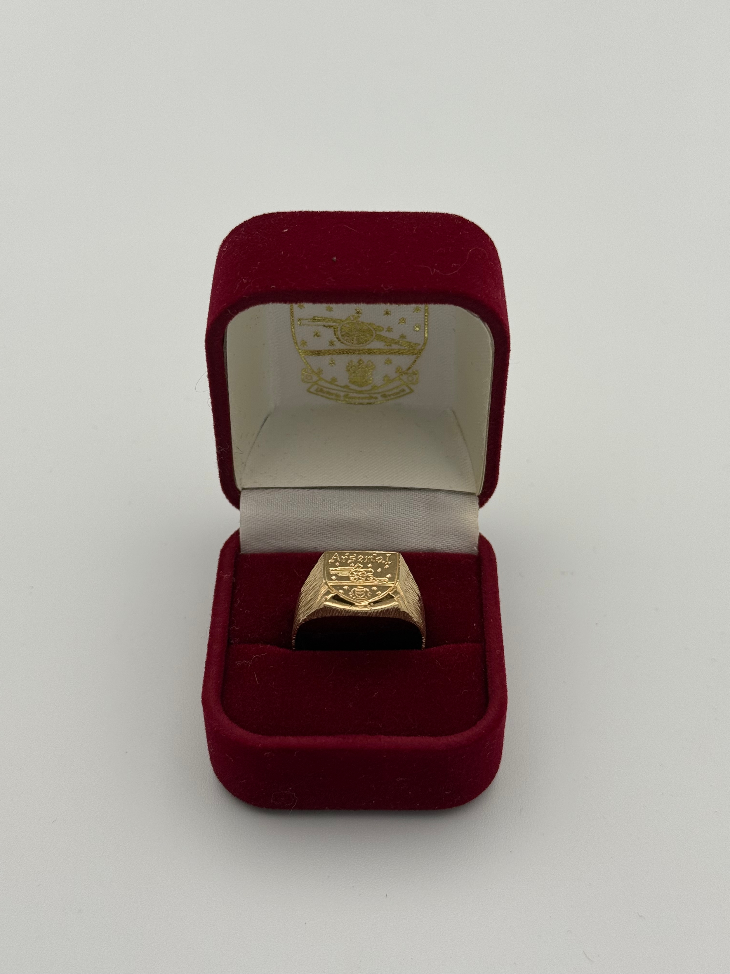 Year 2000 9ct Gold Arsenal FC Signet Ring Approx 5.53g
