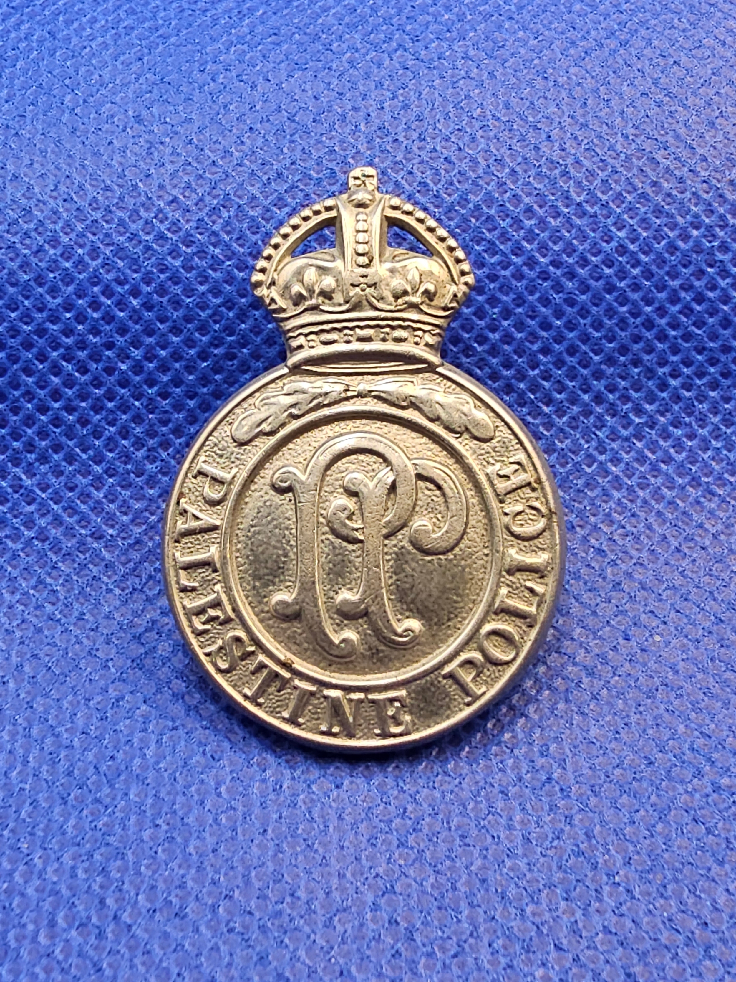 Original Palestine Police Cap Badge – British Mandate Period c.1920–1948