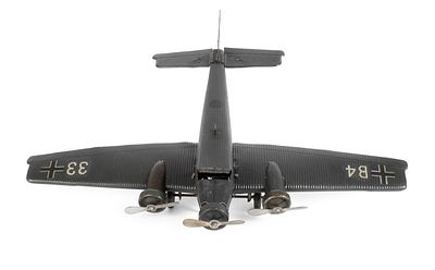 Tipp & Co. Militär-Flugzeug Ju 52 BA/33um 1940, Laufwerk gemarkt Paul Weiss Nürnberg, Blech