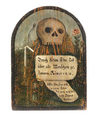 Wandtafel Memento Mori 19. Jh., zweifach gesperrtes Nadelholzbrett mit Rundbogenabschluss 