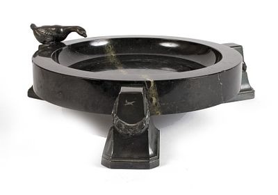 Tafelaufsatz Serpentinum 1910, aus dunkelbraunem, fein geädertem Granatserpentin gefertigte 