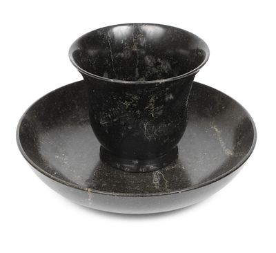 Schale und Koppchen Serpentinwohl Zöblitz, Anfang 20. Jh., aus dunkelbraunem Granatserpentin 