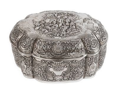 Silber üppige Schatulle im BarockstilEnde 19. Jh., Silber gestempelt Halbmond, Krone, 800 