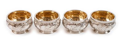 Vier russische Salieren Anfang 20. Jh., Silber gestempelt mit Kokoschnikmarke 