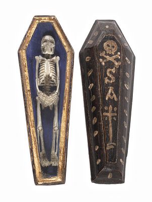 Memento Mori. Memento Mori wohl s&uuml;ddeutsch, Ende 19. Jh., monogrammiert SA, geschnitztes 