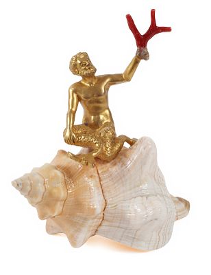 Kunstkammerobjekt. Kunstkammerobjekt neuzeitlich, auf einer Meeresschnecke thronender Triton 