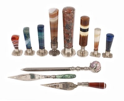 Konvolut Petschafte und Briefmesser. Konvolut Petschafte und Briefmesser 20. Jh., elf St&uuml;ck 