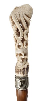 Spazierstock Memento Mori. Spazierstock Memento Mori 20. Jh., Griffst&uuml;ck aus Hirschhorn 