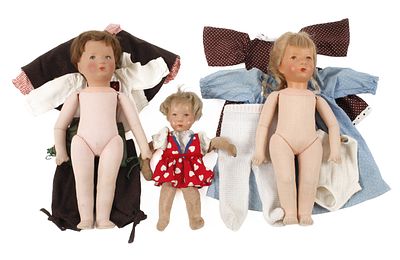 Drei K&auml;the Kruse Puppen als Familie. Drei K&auml;the Kruse Puppen als Familie M&auml;dchen und Junge 