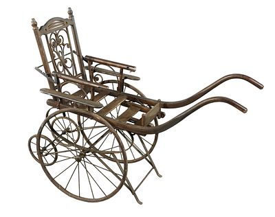 Puppenwagen. Puppenwagen Ende 19. Jh., ungemarkt, Bugholz/Rohr dunkel gebeizt und mit schwarzem 