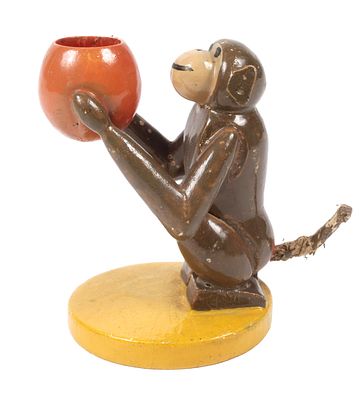 Wendt & K&uuml;hn fr&uuml;her Affe mit Napf. Wendt und K&uuml;hn fr&uuml;her Affe mit Napf Gr&uuml;nhainichen/Erzgebirge 