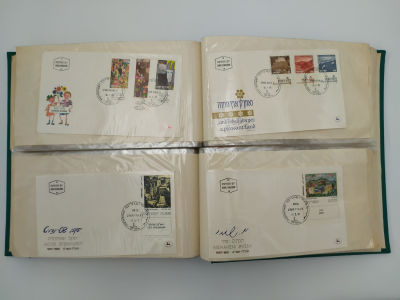 אלבום עם מאות מעטפות יום ההופעה מישראל, בעיקר שנות השבעים