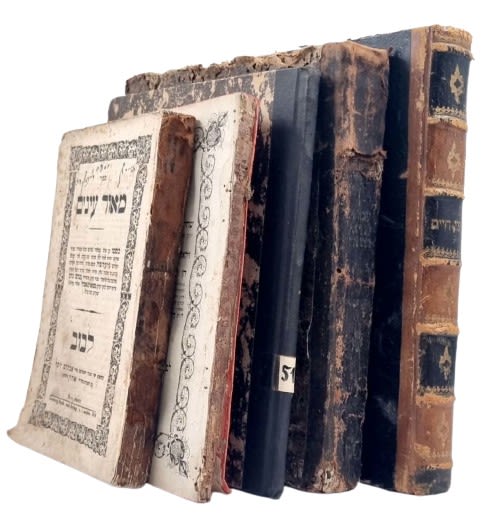 An important collection of early edition sifrei chasidus, most of them in great condition! 
