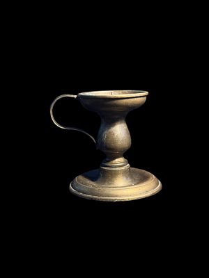 Candelabro. Ottone, altezza 14 cm, design classico.