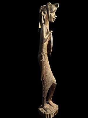 Statua in Legno Africana. Scultura africa centro-occidentale, femminile stilizzata, dettagli
