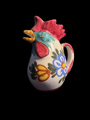 Caraffa gallo in ceramica dipinta. Forma gallo, decori floreali, manuf. italiana, XX sec.
