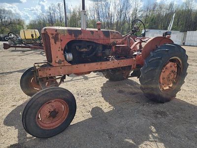 Allis-chalmers WD Tractor. This "Rusty and Trusty"Allis-Chalmers WD is a classic older farm 