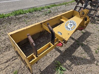 5' Bush hog box blade. This 5' Bush Hog box blade is a handy 3-point attachment for driveway 