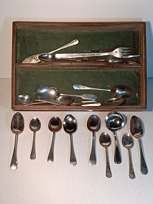 QTY OF VINTAGE STAMPED CUTLERY PIECES, INC.STERLING SILVER ITEMS