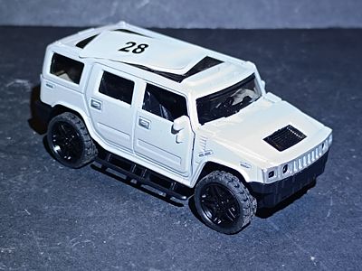 Maisto Fresh Metal White Hummer H2 Die-cast Toy Vehicle
