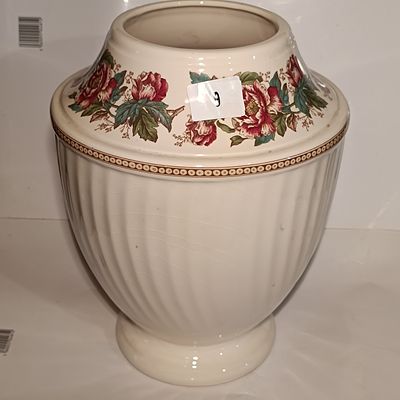 A Large Wedgwood Style Belmar Pattern Ceramic Vase -33 cm
