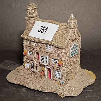 Lilliput Lane The Chocolate House English Collection Miniature Model