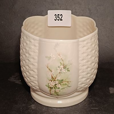 Donegal China Irish Parian Bunbeg Pattern Flower Pot