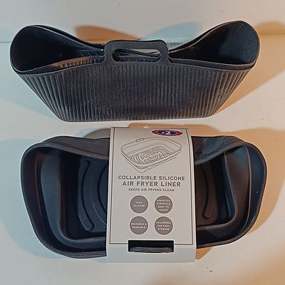 A Pair of Collapsible Silicone Air Fryer Liners