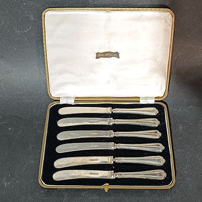 A Set of Six George V Sterling Silver Handled Butter Knives